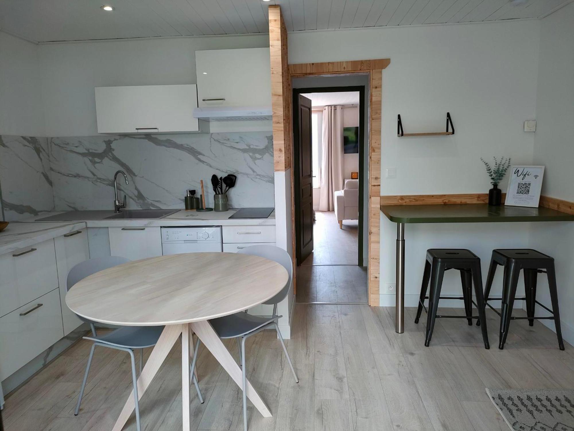 Le Cosy Du Plongeoir - T2 Neuf Avec Vue Sur Le Lac De Serre Poncon Et Grande Terrasse Avec Jardin Savines Exterior photo
